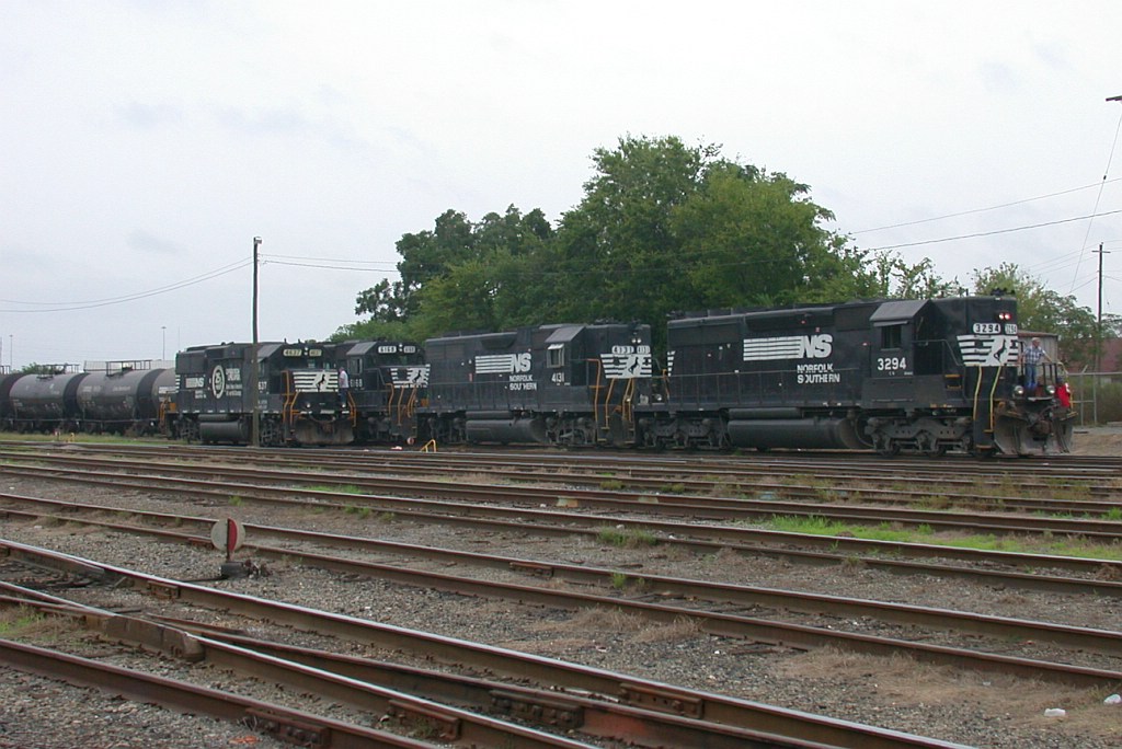 NS 418 about to get a new crew
